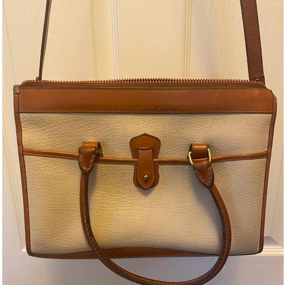 Dooney and Bourke Light Tan All Weather Leather Handbag with Shoulder Strap - Picture 2 of 8